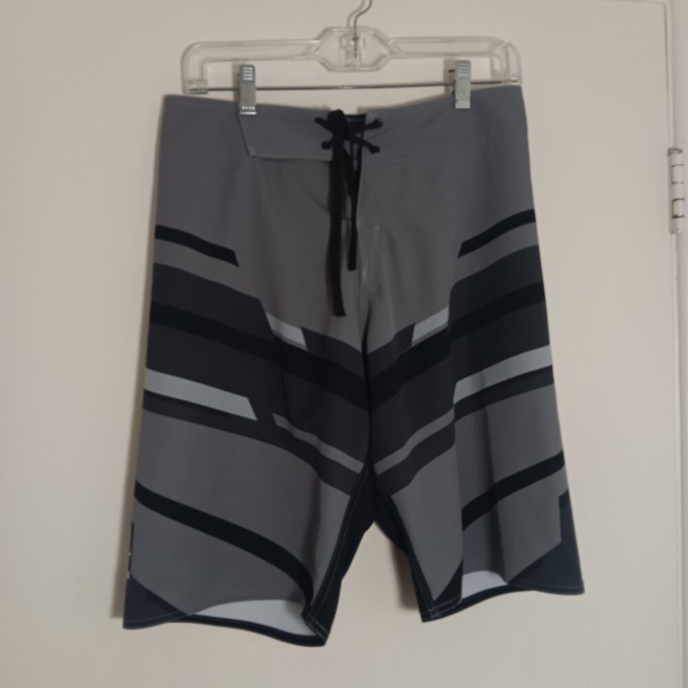 Mizuno board short xs gray black stripe  stretch surf  swim gym  training USA